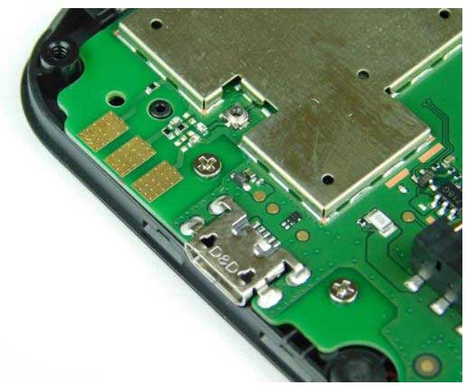 Pretty gold contacts and the USB connector